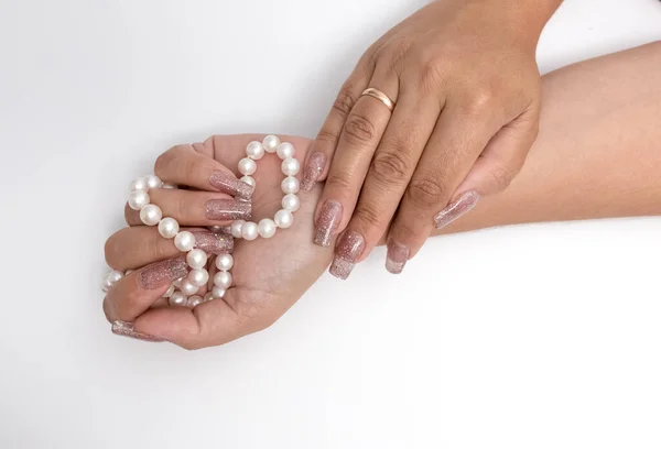 Manicure Feminino Elegante Belas Mãos Femininas Fundo Branco — Fotografia de Stock