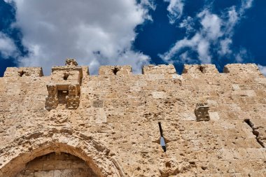 Eski Kudüs 'ün görkemli duvarları, tarihi hafıza