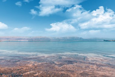 Ölü Deniz 'in güzel manzarası, İsrail' in muhteşem manzaraları, seyahat ve dinlenme konsepti.