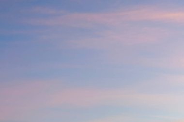 Güzel pembe bulutları, güzel doğal arka planı olan gökyüzü.
