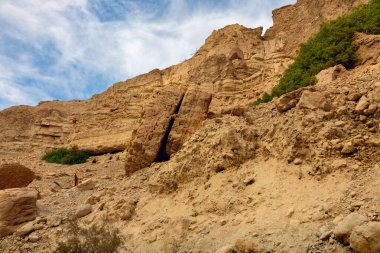 Wadi Arugot Ulusal Parkı İsrail 'in güney bölgesinde yer almaktadır ve çöl benzeri kayalık bir arazidir.