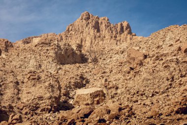 Wadi Arugot Ulusal Parkı İsrail 'in güney bölgesinde yer almaktadır ve çöl benzeri kayalık bir arazidir.