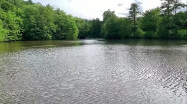 Parktaki güzel göl