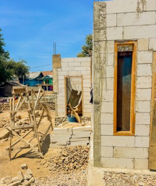 Eski bir evin inşaatı