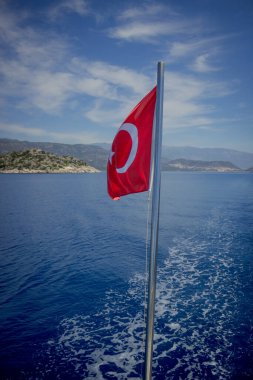 Geminin bayrak direğinde Türk bayrağı