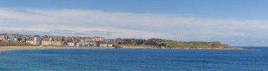 İspanya 'daki Santander şehrinin panoramik manzarası. Sardinero Sahili.