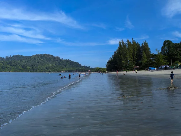 Teluk Senangin Perak Stycznia 2023 Piękny Widok Wybrzeże Gdy Woda — Zdjęcie stockowe
