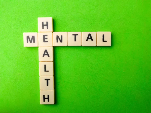 Brinquedos Palavra Com Palavra Mental Saúde Fundo Verde Conceito Médico — Fotografia de Stock