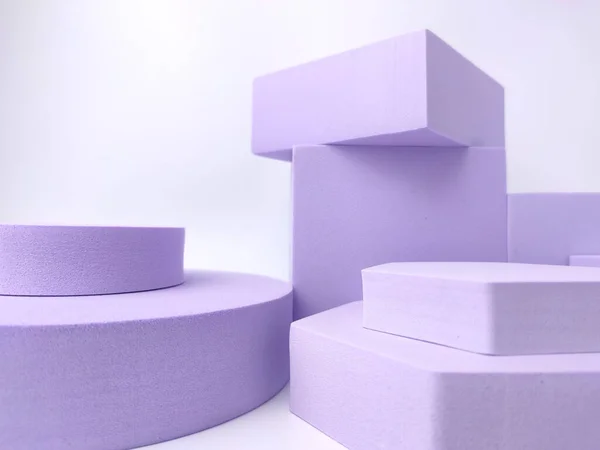 Фиолетовый Фиолетовый Подиум Минимальный Набор Продуктов Белом Фоне — стоковое фото