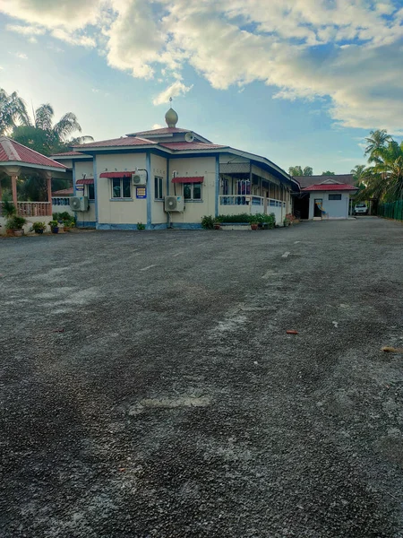 Kampung Permatang Raja Perak 2023年6月29日 村子里的一座古老清真寺 村民们用它在教堂里祈祷 — 图库照片