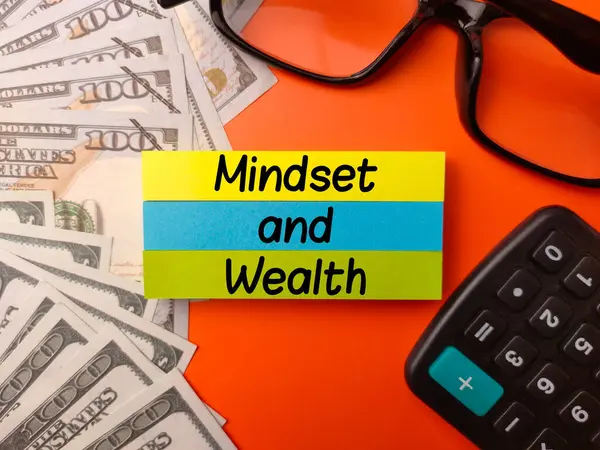 En üstteki görünüm yapışkan notu ve üzerinde 