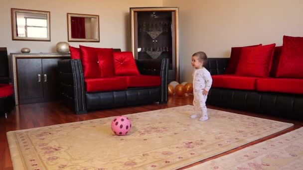 Little Baby Playing Ball Toddler Boy Who Beginning Learn Walk — Vídeo de Stock