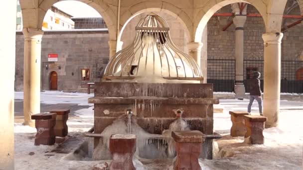 Erzurum Turkey 2023Ancient Water Source Turkish Kaynak Close Muratpasa Mosque — Stock Video