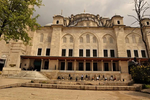 Стамбул Turkey 2023Historic Fatih Mosque Мечеть Завойовника Public Османська Мечеть — стокове фото