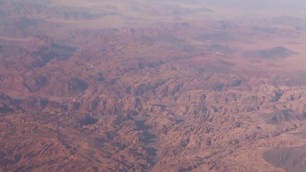 Vista Aérea Del Desierto Las Montañas Largo Del Mar Rojo — Vídeos de Stock