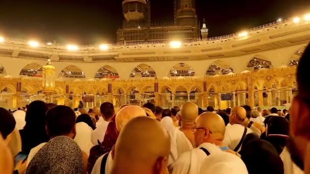 Cidade Meca Reino Arábia Saudita Muçulmanos Circundam Santa Kaaba Muçulmanos — Vídeo de Stock