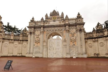 İstanbul, Türkiye. 05.05.2024. Dolmabahce Sarayı. Türkçe: Dolmabahe Saray. Dolmabahce Türkiye 'nin en büyük sarayı.