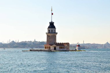 05.05.2024. İstanbul, Türkiye. Bakire Kulesi. Boğaz Boğazı 'nda. Kız Kulesi İstanbul. İstanbul, Türkiye 'de turizm beldesi.