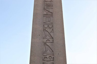 İstanbul, Türkiye. 05.05.2024. Mısır Firavunu Thutmosis III veya Yunan Theodosius 'un Obelisk' i; Türkçe: Dikilita. İstanbul Hipodromu 'nda (Sultanahmet Meydanı )