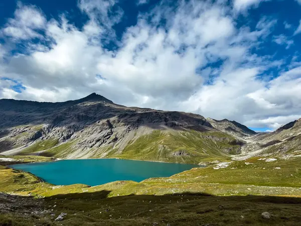 Alpské Jezero Ascent Vysokohorská Stezka Val Isere Aiguille Grande Sassiere — Stock fotografie