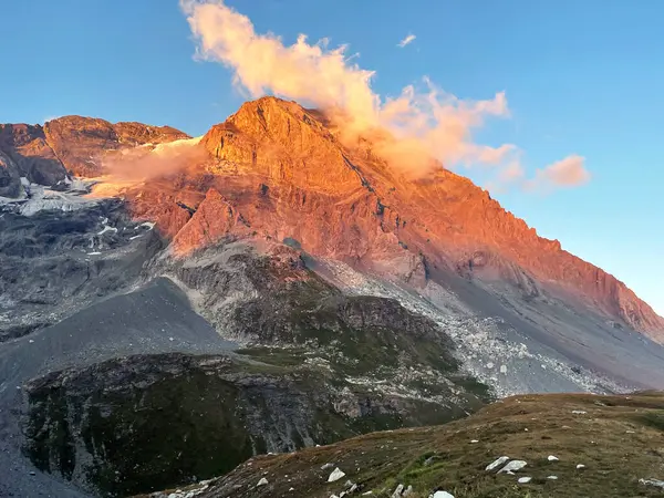 Golden Peaks Horizon Sunrise Bliss Vanoise National Park Hautes Alps — Fotografia de Stock