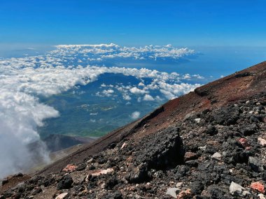 Alpine Elevation: Gotemba Trail 'in Fuji Dağı Manzarası, Shizuoka Bölgesi, Japonya