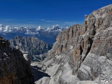 Alpine Ascent: Adamello Brenta 'daki Ridge Via Ferrata Drama, Bocchette, Dolomites