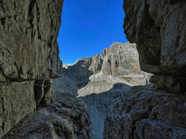 Peak Pursuit: Adamello Brenta 'daki Ferrata Via Via, Bocchette, Dolomites