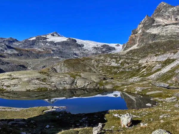 Alpské Ledové Odrazy Panoramatický Výhled Ledovcové Jezero Hautes Alpy Francie — Stock fotografie