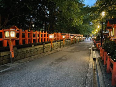 Kutsal Mekanlar: Gion 'un Geçmişini Aydınlatan Tapınaklar, Kyoto, Japonya