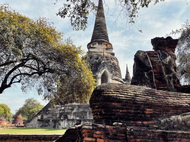 Kültürel Görkem: Ayutthaya 'nın Muhteşem Tapınakları ve Wat Phra Si Santhe, Ayutthaya, Tayland
