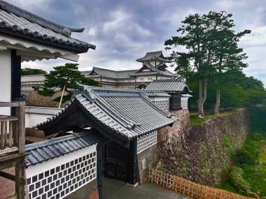 Peyzaj Uyumu: Kanazawa Şatosu Sahne Bahçeleri, Ishikawa, Japonya