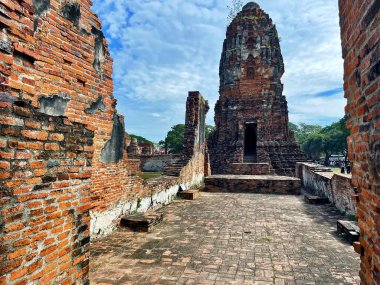 Mimari Harikalar: Ayutthaya 'nın İkonik Yapıları Wat Phra Si Santhe, Ayutthaya, Tayland