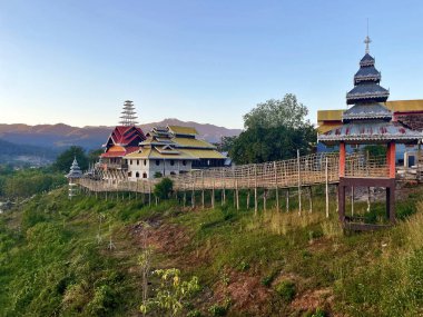 Wat Phu Samanaram 'daki Sihirli Günbatımı Atmosferi, Mae Hong Son Döngüsü, Kuzey Tayland