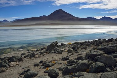 Engebeli And Tepeleri ve Huzur Gölleri, Rezerv Eduardo Avaroa, Uyuni, Bolivya