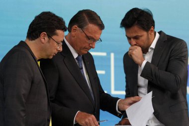  Brezilya Seçimleri: Eski başkan Lula ile Brezilya Cumhurbaşkanı Jair Bolsonaro arasında yapılan son tartışma TV Globo tarafından desteklendi. 28 Ekim 2022, Rio de Janeiro, Brezilya: Brezilya Cumhurbaşkanlığı adayları arasındaki son tartışma 