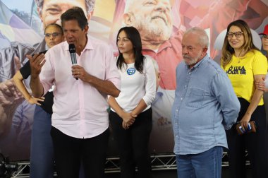 Brezilya Seçimleri: Eski Cumhurbaşkanı Lula Sao Paulo 'da Pepe Mujica ile bir röportaj yaptı. 29 Ekim 2022, Sao Paulo, Brezilya: Brezilya cumhurbaşkanı adayı, eski başkan Luiz Inacio Lula da Silva bir basın toplantısı sırasında 