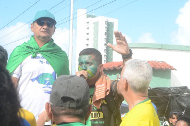 Bolsonarista göstericileri Brezilya 'da askeri müdahale çağrısını protesto ediyorlar. 2 Kasım 2022, Rio de Janeiro, Brezilya: Brezilya Cumhurbaşkanı Jair Bolsonaro 'nun militan destekçileri, Dük de Caxias Genel Merkezi önünde bir darbe eylemine katıldı.