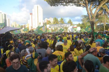 Bolsonarista göstericileri Brezilya 'da askeri müdahale çağrısını protesto ediyorlar. 2 Kasım 2022, Rio de Janeiro, Brezilya: Brezilya Cumhurbaşkanı Jair Bolsonaro 'nun militan destekçileri, Dük de Caxias Genel Merkezi önünde bir darbe eylemine katıldı.