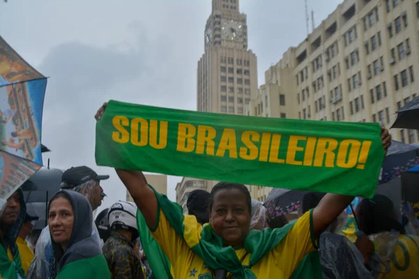 ボルソナリアのデモ参加者はブラジルで軍事介入を求める抗議を行った 2022年11月2日ブラジル リオデジャネイロ ブラジル大統領ハイア ボルソナーロの軍事支援者がカシアス カシアス本部前でクーデターに参加 — ストック写真