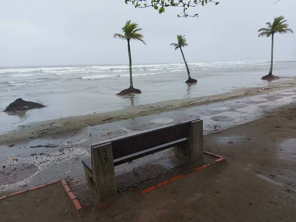 Weather: Cold and rainy day inhibits the presence of bathers on the beaches in Santos. November 2, 2022, Santos, Sao Paulo, Brazil: Cold and rainy day inhibits the presence of bathers at Gonzaga beach, in Santos, on the south coast of Sao Paulo