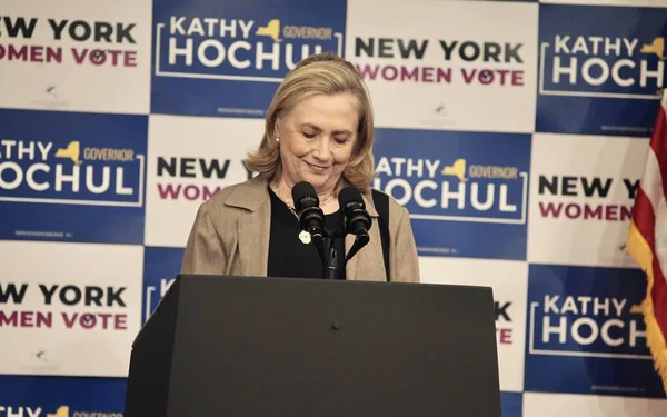 Hilary Clinton Während Einer Rede Von Vizepräsident Harris Barnard College — Stockfoto