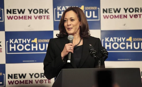 stock image US Vice President Harris delivers remarks at Barnard College with Governor Hochul in New York. November 3, 2022, New York, USA: The US Vice President Harris visit to Barnard College in New York to deliver remarks at a GOTV event