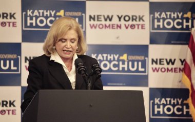 ABD Başkan Yardımcısı Harris New York 'taki Barnard Koleji' nde yaptığı açıklamada Kongre Üyesi Maloney 'nin sözlerini aktardı. 3 Kasım 2022, New York, ABD: Kongre üyesi Carolyn Jane Maloney ABD Başkan Yardımcısı Harris 'in New York' taki Barnard Koleji ziyareti sırasında 