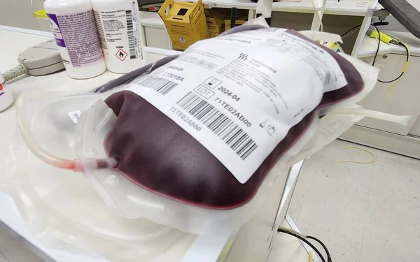 サンパウロのPro Sangue Foundationで献血 2022年11月4日ブラジル サンパウロ サンパウロ市の病院ダス クリニカスにあるサンパウロ プロサング財団血液センターでの献血 — ストック写真