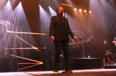 Brezilyalı şarkıcı Fabio Jr. Vivo Rio konser salonunda bir gösteri sırasında. 5 Kasım 2022, Rio de Janeiro, Brezilya: Brezilyalı şarkıcı Fabio Jr., Cumartesi gecesi, Flamengo Park 'taki Vivo Rio konser salonunda (5)).