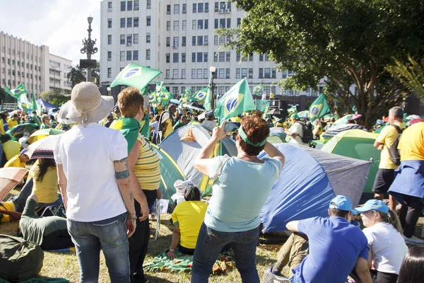 Sostenitori Del Presidente Brasiliano Jair Bolsonaristas Rimangono Accampati Davanti Comando — Foto Stock