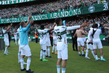 Brezilya Futbol Şampiyonası: Coritiba Flamengo 'ya karşı. 6 Kasım 2022, Curitiba, Parana, Brezilya: Coritiba ile Flamengo arasındaki futbol maçı, Brezilya Futbol Şampiyonası 'nın 36.