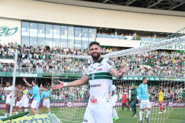 Brezilya Futbol Şampiyonası: Coritiba Flamengo 'ya karşı. 6 Kasım 2022, Curitiba, Parana, Brezilya: Coritiba ile Flamengo arasındaki futbol maçı, Brezilya Futbol Şampiyonası 'nın 36.