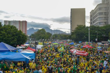 Brezilya Cumhurbaşkanı Jair Bolsonaro 'nun destekçileri Rio de Janeiro' daki Doğu Askeri Komutanlığı önünde kamp yapmaya devam ediyorlar. 6 Kasım 2022, Rio de Janeiro, Brezilya: Cumhurbaşkanı Jair Bolsonaro 'nun destekçileri (Liberal Parti) 